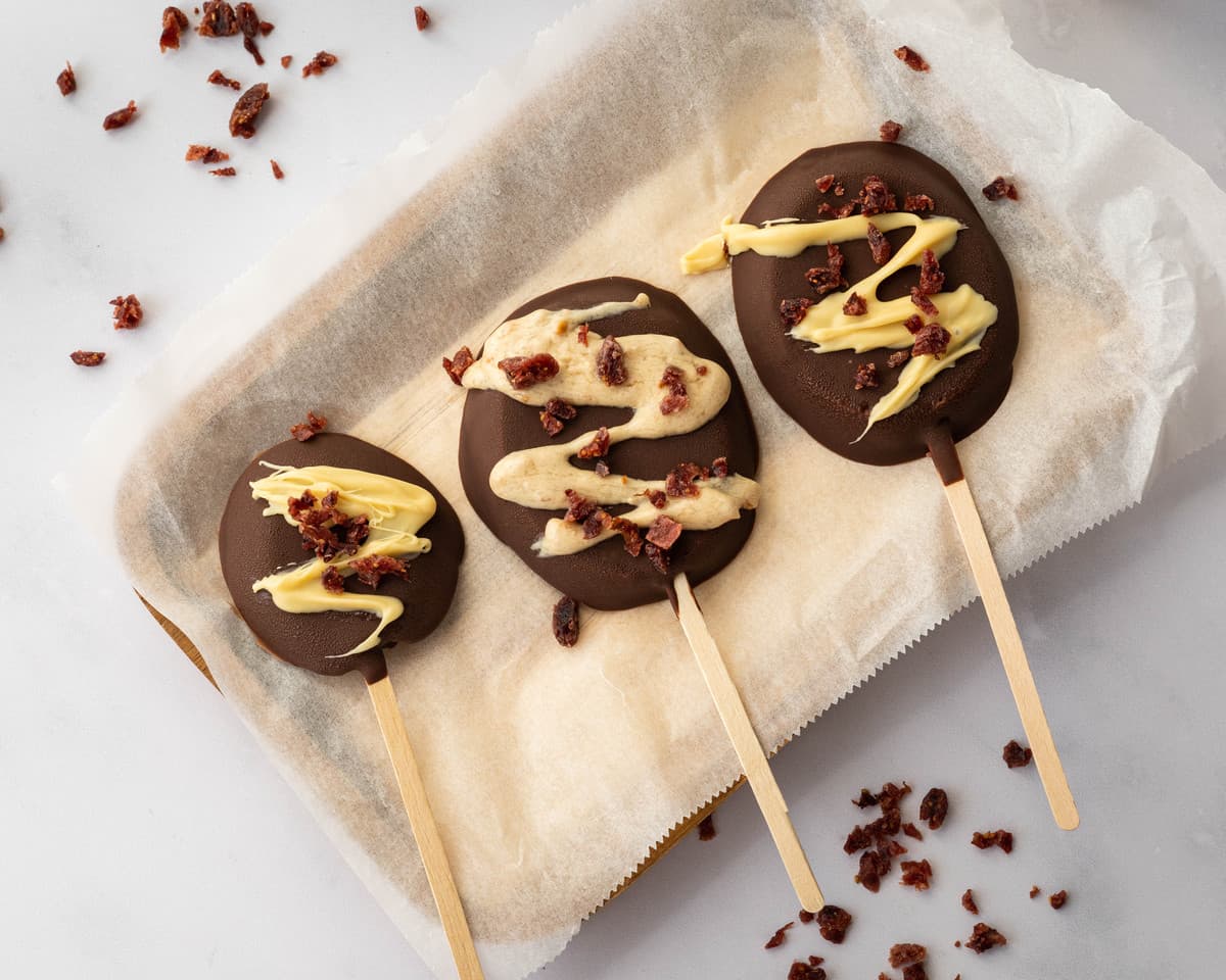 Receita de chupa-chupa de chocolate e maçã